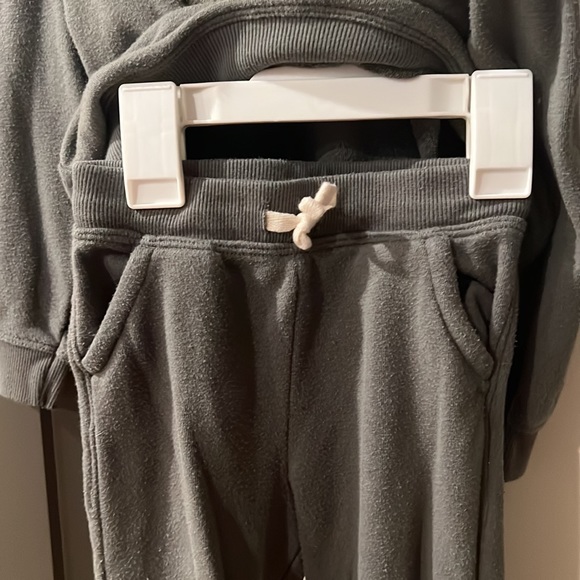 Little Co.🌲🌙stand tall sweatsuit - Picture 4 of 5